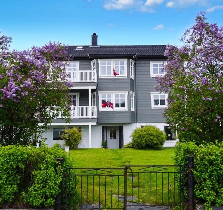 Ola Bua Near The Atlantic Road Apartment Lyngstad Exterior photo