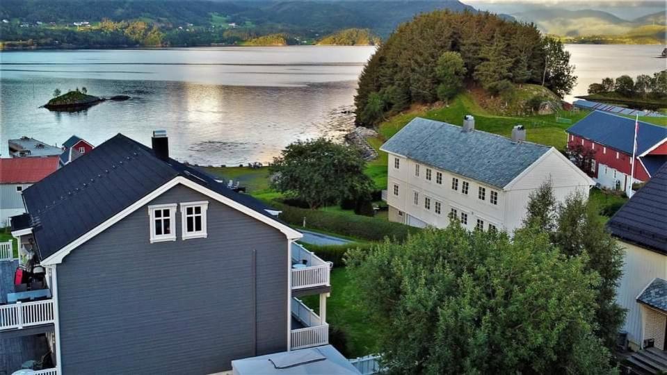 Ola Bua Near The Atlantic Road Apartment Lyngstad Exterior photo