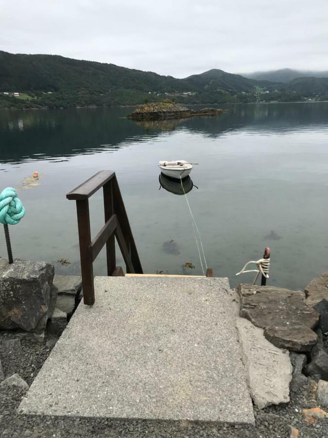 Ola Bua Near The Atlantic Road Apartment Lyngstad Exterior photo